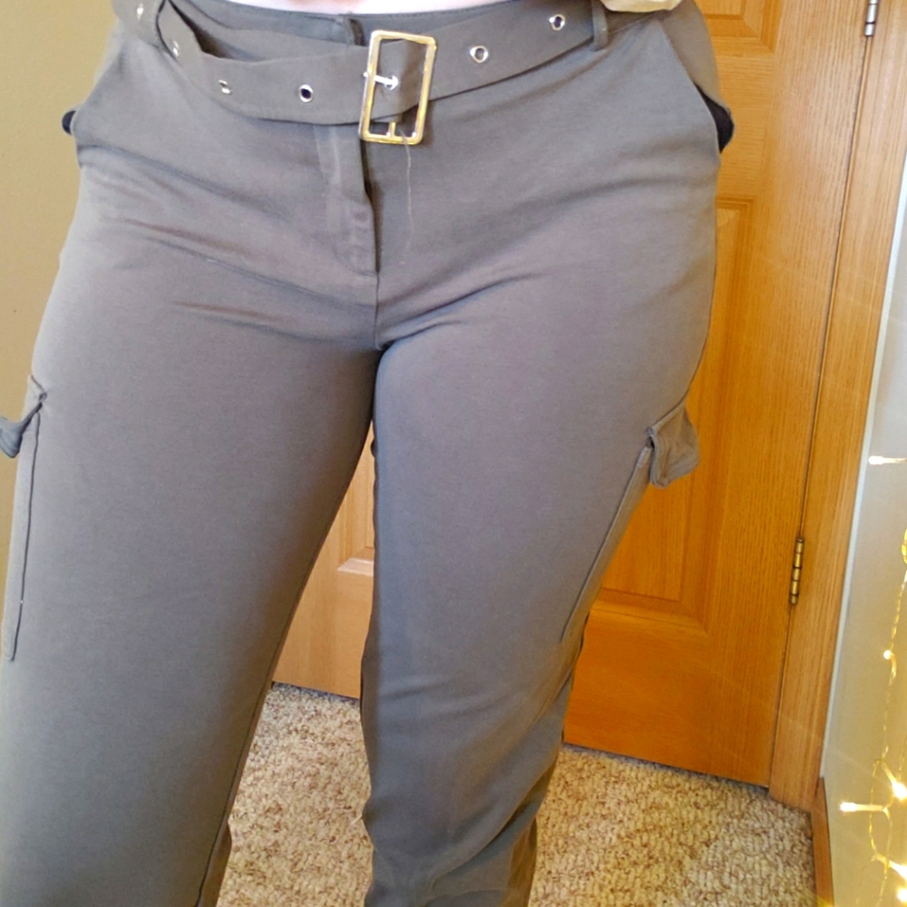 Cropped cargo pants